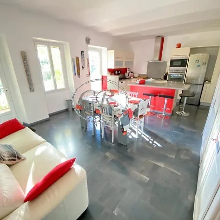 Duplex - 100m De La De St Clair アパート *