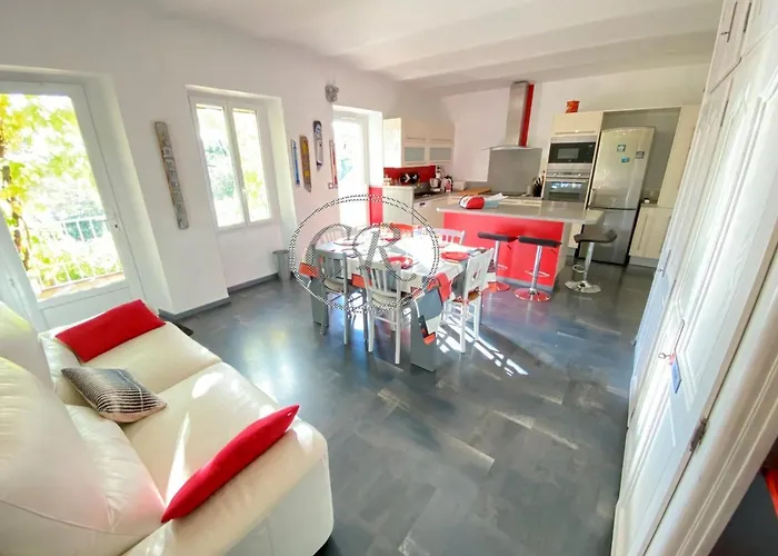 Duplex - 100m De La De St Clair Lägenhet *