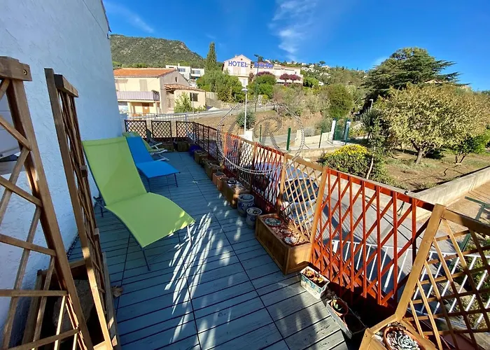 Duplex - 100m De La De St Clair * Le Lavandou