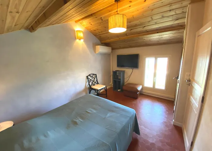 Duplex - 100m De La De St Clair